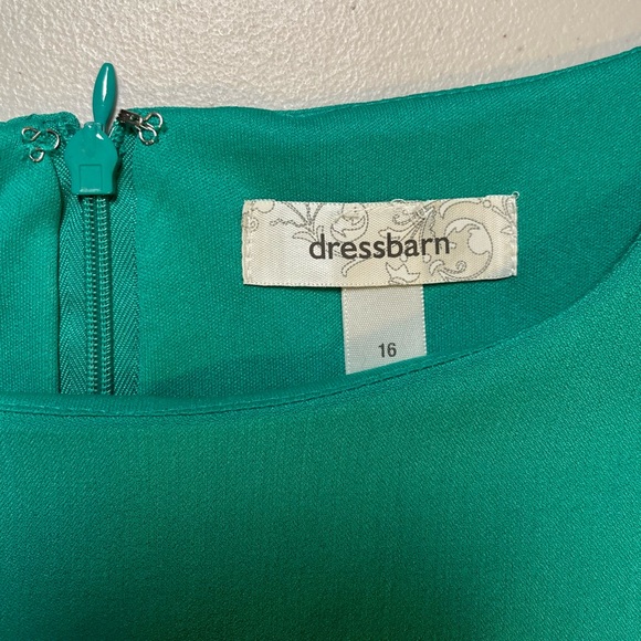 dressbarn sleeveless Green Dress with Gold Chain - Picture 8 of 16